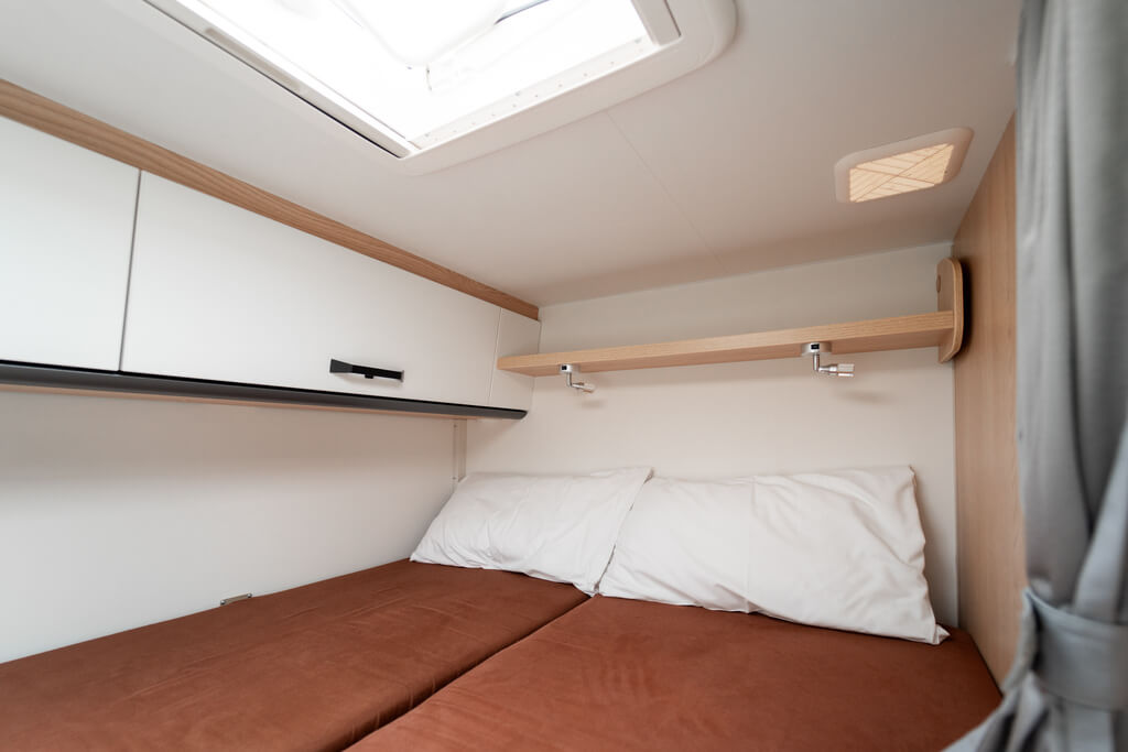 autocaravana-candela-distribucion-descanso alquiler de autocaravana en asturias