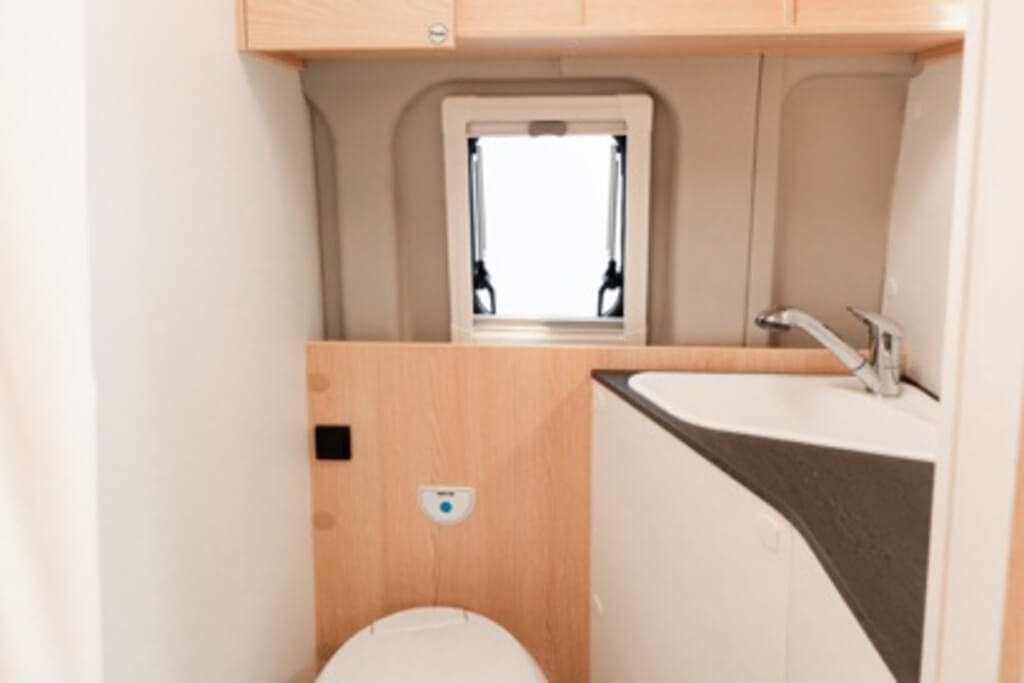 alquiler de camper en asturias baño pepa alquiler de camper en asturias