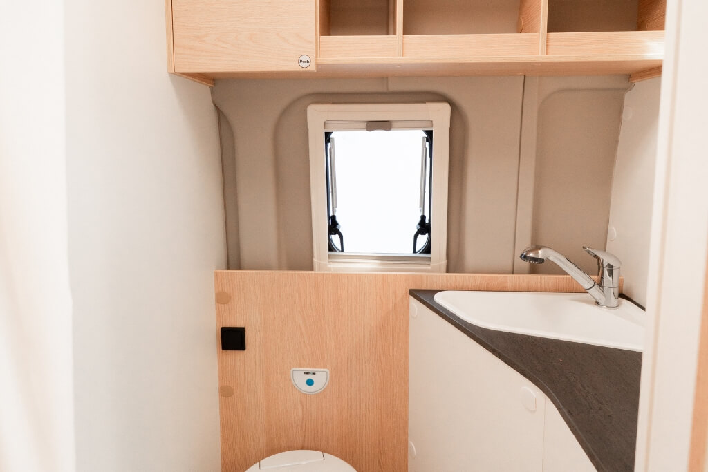 alquiler de camper en asturias baño pepa alquiler de camper en asturias